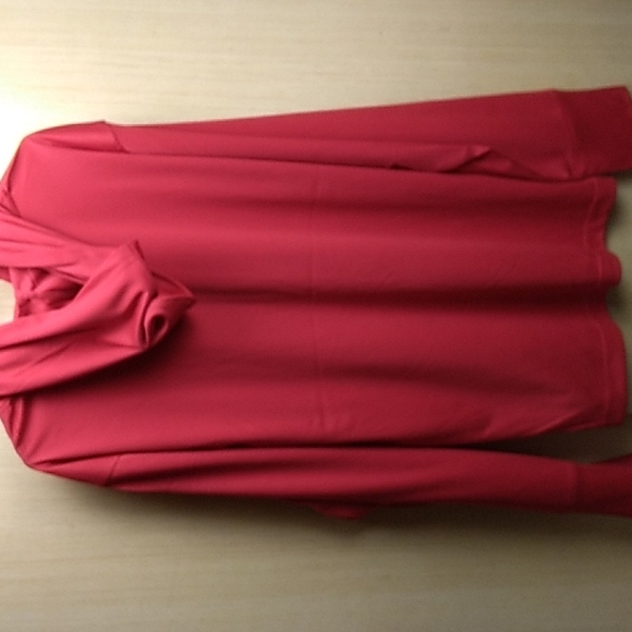 Canada Weather Gear 50+ UPF Men's long sleeve w hood in Red w White - Picture 5 of 9